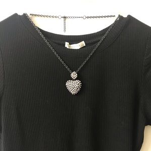 Black heart necklace